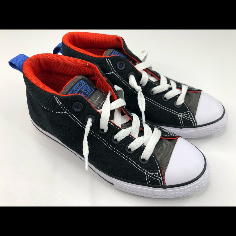 Converse size 5 kids shoes like new